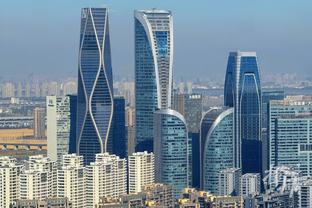 Bắt đầu giai đoạn chuẩn bị chiến đấu cuối cùng, đội Hồng Công Trung Quốc đến Doha, nơi tổ chức Giải vô địch bóng đá châu Á.